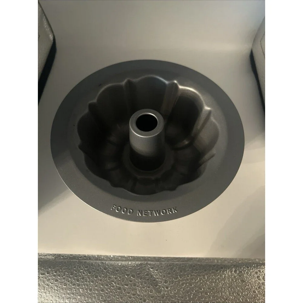 Food Network Small Non-Stick Rimmed Bundt Pan 6 Inches Rim To Rim